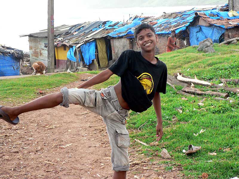 Tančící kluk ve slumu