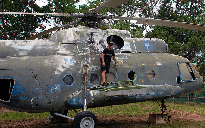 Helikoptera v muzeu války v Siem Riap
