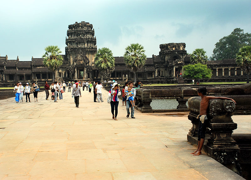 Vstupní brána do chrámu Angkor Wat