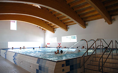 Bazén v Karlové Studánce uvnitř